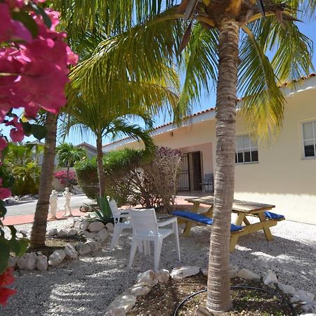Relex Villa With Private Pool Willemstad Bagian luar foto