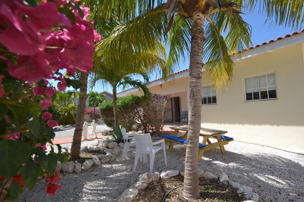 Relex Villa With Private Pool Willemstad Bagian luar foto
