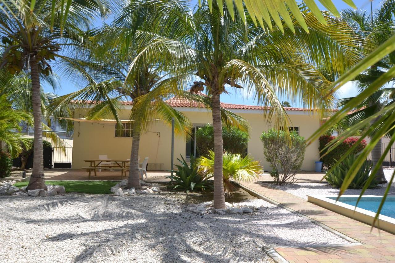 Relex Villa With Private Pool Willemstad Bagian luar foto