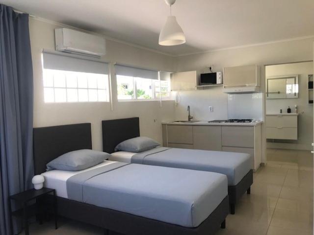 Relex Villa With Private Pool Willemstad Bagian luar foto